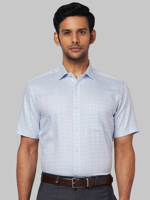 

Park Avenue Men White & Blue Regular Fit Checked Formal Shirt