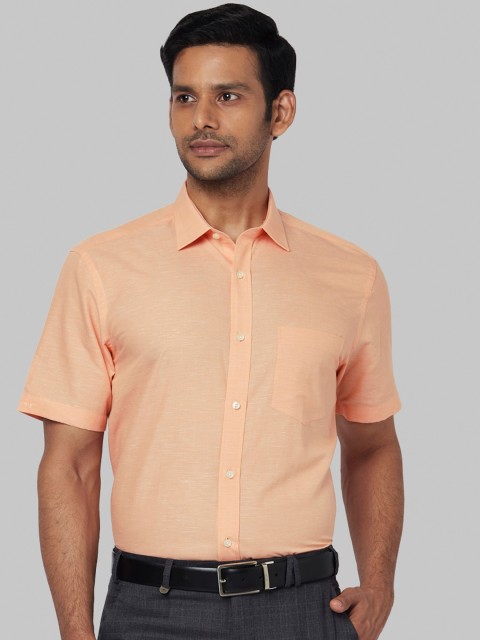 

Park Avenue Men Orange Regular Fit Solid Formal Shirt