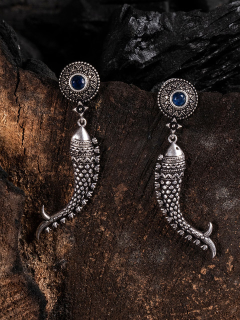 

Shoshaa Silver-Plated Animal Shaped Drop Earrings