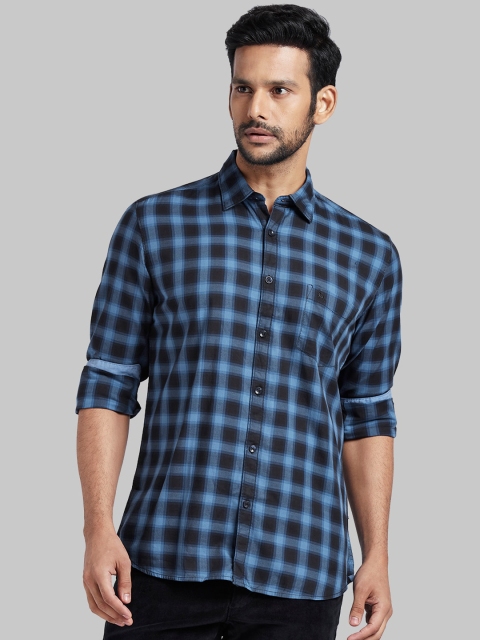 

Parx Men Blue Slim Fit Checked Casual Shirt
