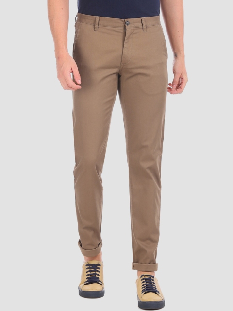 

Arrow Men Brown Regular Fit Solid Chinos
