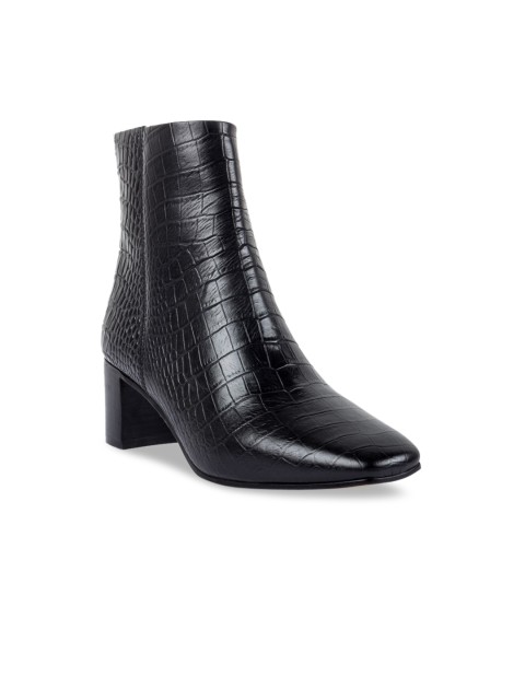 

Vanilla Moon Women Black Textured Leather Mid-Top Driving Shoes