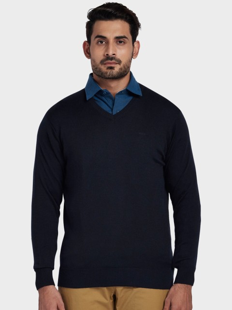 

ColorPlus Men Navy Blue Solid Pullover Sweater