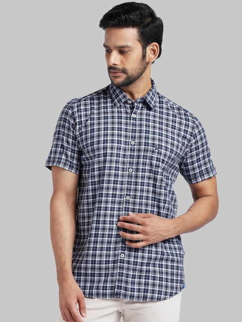 

Parx Men Blue & White Slim Fit Checked Casual Shirt