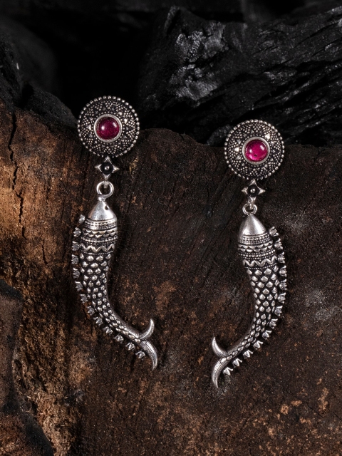 

Shoshaa Silver-Plated & Pink Animal Shaped Drop Earrings