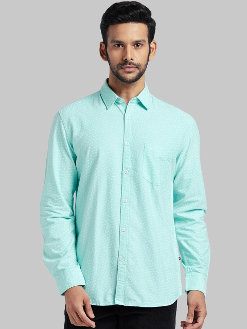 

Parx Men Green Slim Fit Solid Casual Shirt