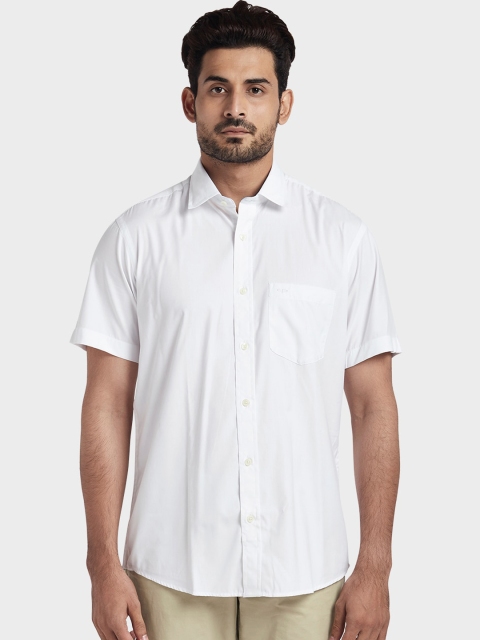 

ColorPlus Men White Tailored Fit Solid Casual Shirt