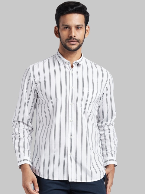 

Parx Men White & Grey Slim Fit Striped Casual Shirt