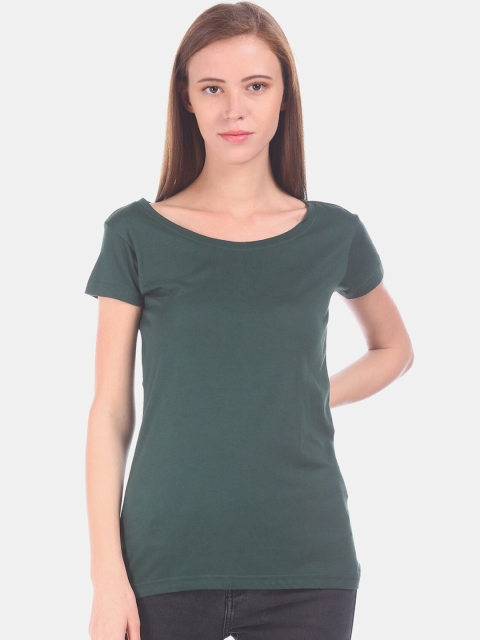 

Sugr Women Green Solid Round Neck T-shirt