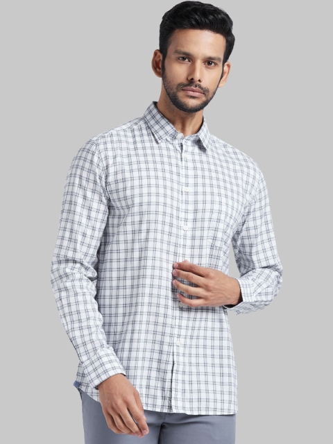 

Parx Men White Slim Fit Checked Casual Shirt