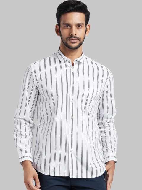 

Parx Men White & Black Slim Fit Striped Casual Shirt
