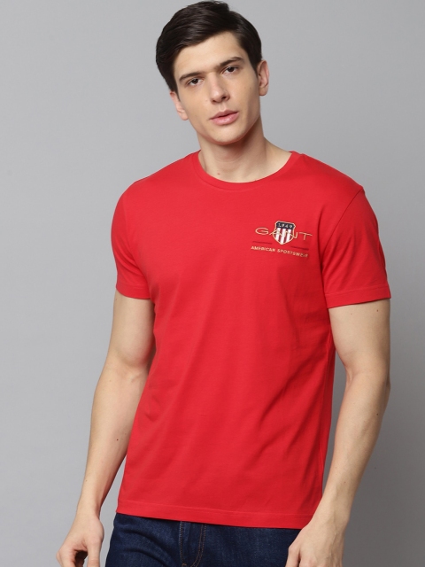 

GANT Men Red Solid Round Neck T-shirt