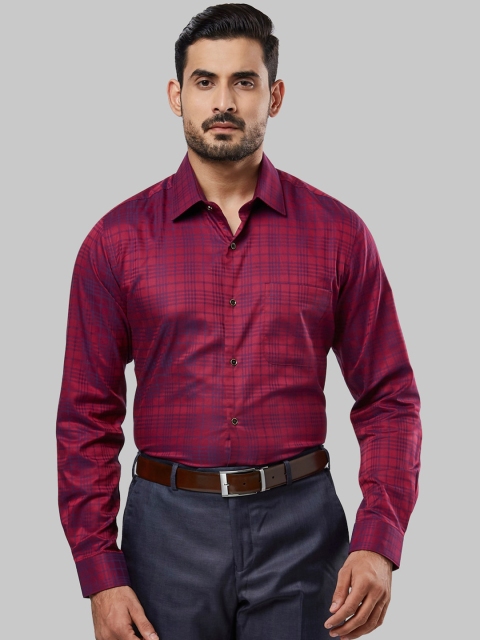 

Raymond Men Maroon & Navy Blue Regular Fit Checked Formal Shirt