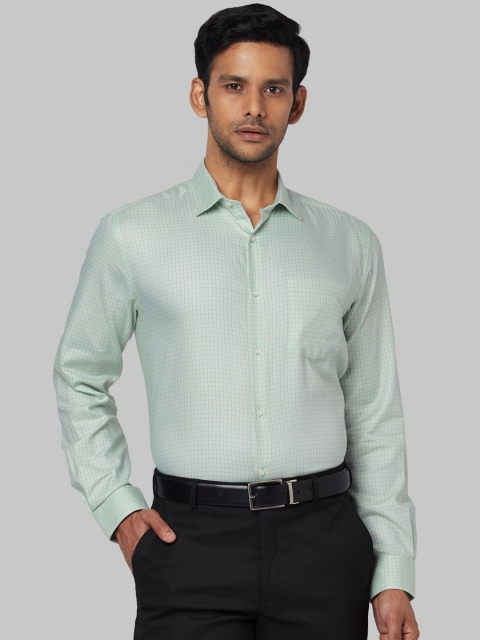 

Park Avenue Men Green Regular Fit Checked Formal Shirt