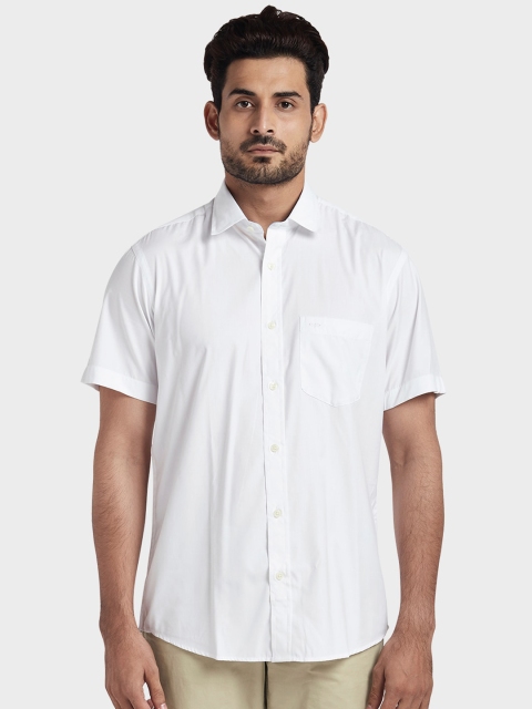 

ColorPlus Men White Tailored Fit Solid Casual Shirt