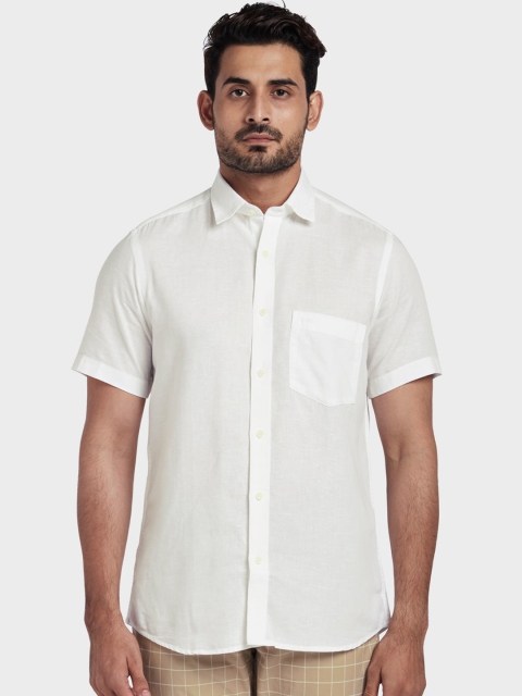 

ColorPlus Men White Tailored Fit Solid Casual Shirt