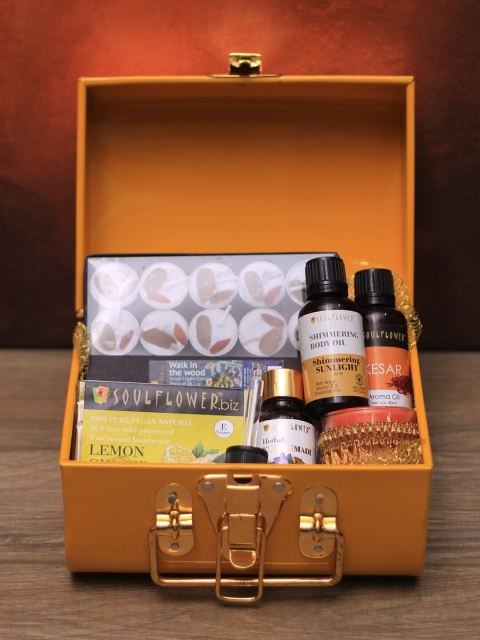 

Soulflower Set Of 7 Get The Haldi Glow Gift Set, Multi