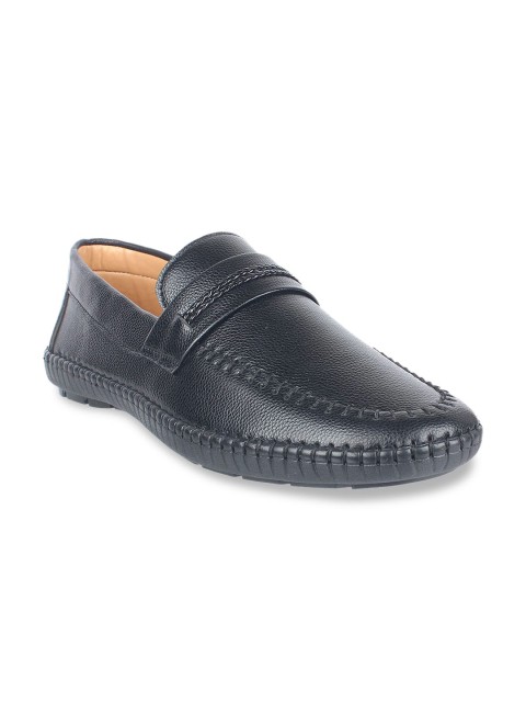 

Vardhra Men Black Loafers