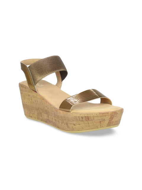 

Inc 5 Women Gold-Toned Solid Wedges