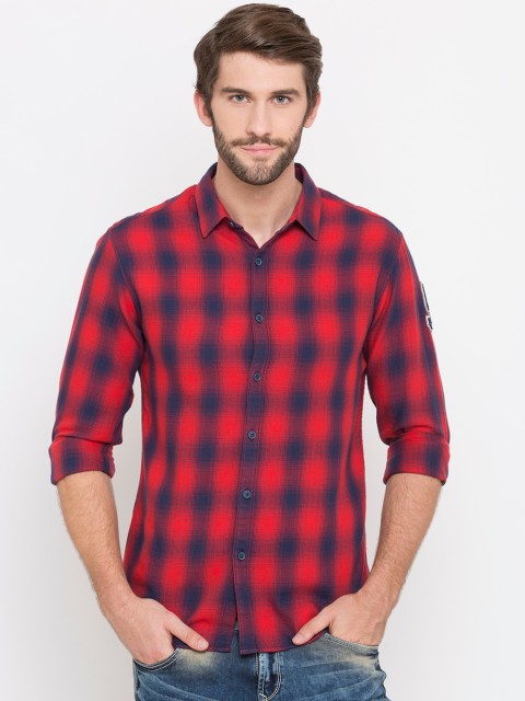 

SPYKAR Men Red & Navy Blue Slim Fit Checked Casual Shirt