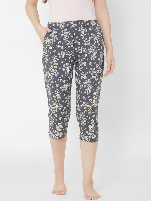 

Sweet Dreams Women Grey & White Floral Printed Lounge Capris
