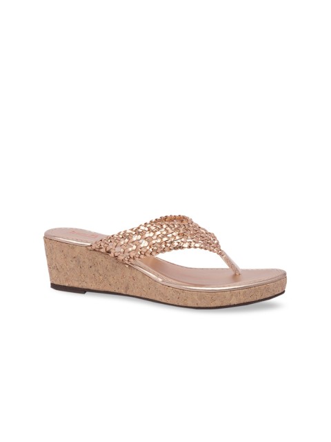 

Inc 5 Women Rose Gold Woven Design Wedges