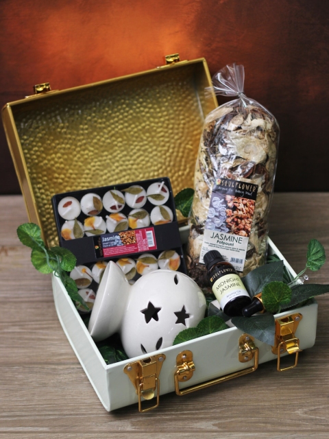 

Soulflower Aroma In A Box Gift Set - Jasmine, White