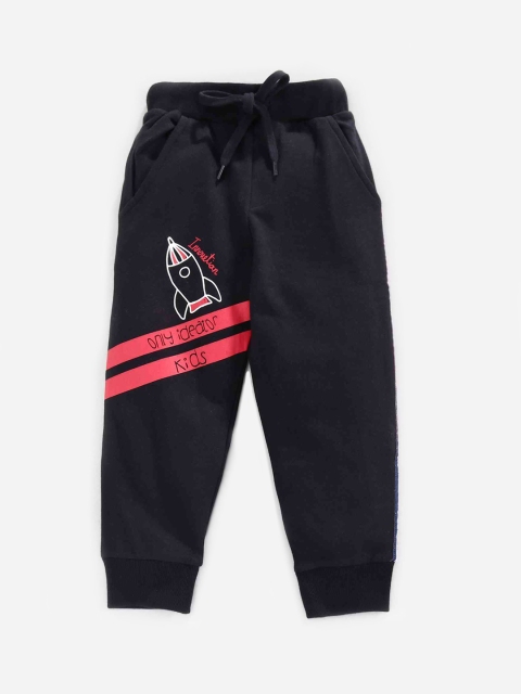 

KiddoPanti Boys Black Typography Printed Straight-Fit Mid-Rise Joggers