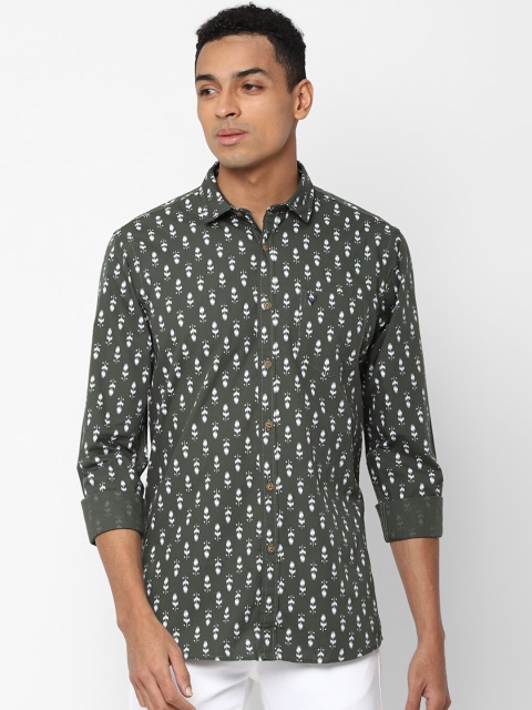 

Solly Jeans Co. Men Olive Green & White Regular Fit Printed Casual Shirt
