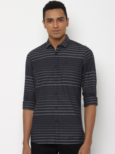 

Solly Jeans Co. Men Black & Grey Striped Casual Shirt