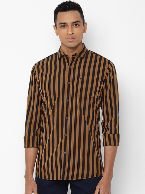 

Solly Jeans Co. Men Khaki & Navy Blue Regular Fit Striped Casual Shirt
