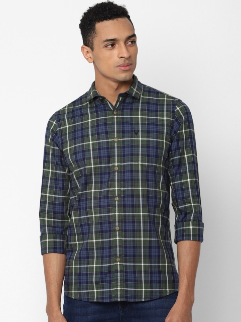 

Solly Jeans Co. Men Navy Blue Regular Fit Checked Casual Shirt