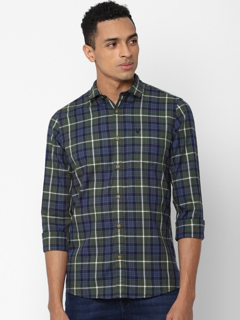 

Solly Jeans Co. Men Navy Blue & Green Regular Fit Checked Casual Shirt