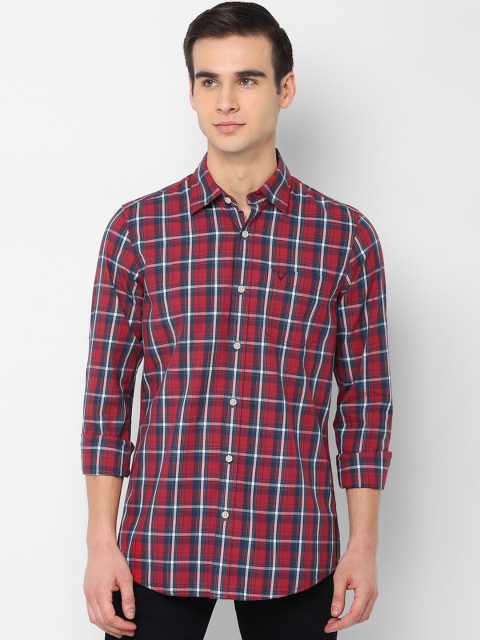 

Solly Jeans Co. Men Maroon Regular Fit Checked Casual Shirt