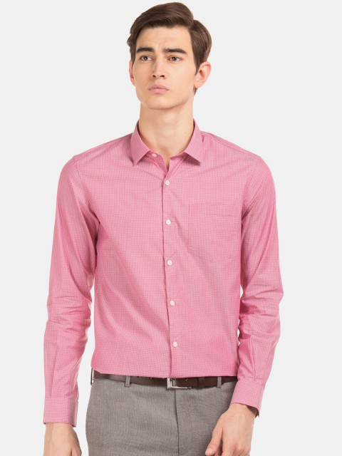 

Arrow Men Rose Slim Fit Solid Formal Shirt