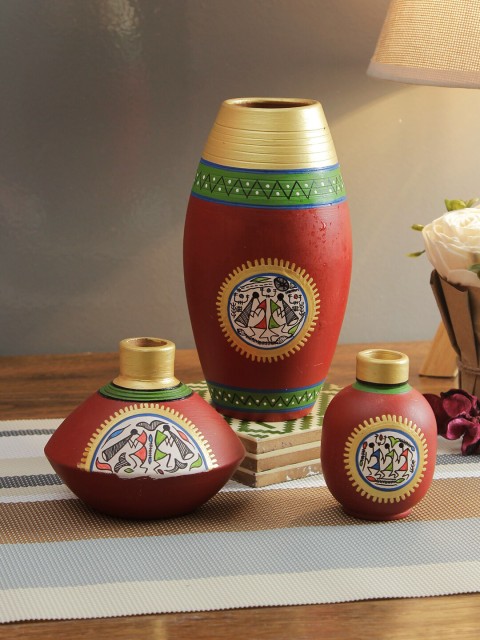

Aapno Rajasthan Set of 3 Red & Gold-Toned Worli Hand-Painted Terracotta Vases