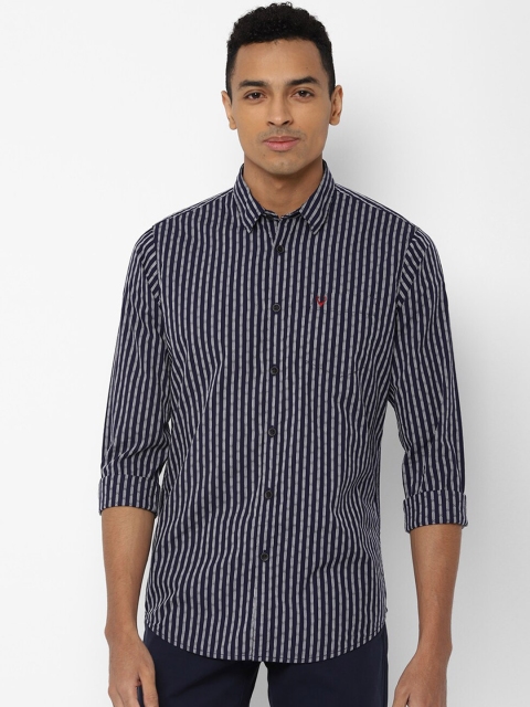 

Solly Jeans Co. Men Navy Blue & White Slim Fit Striped Casual Shirt