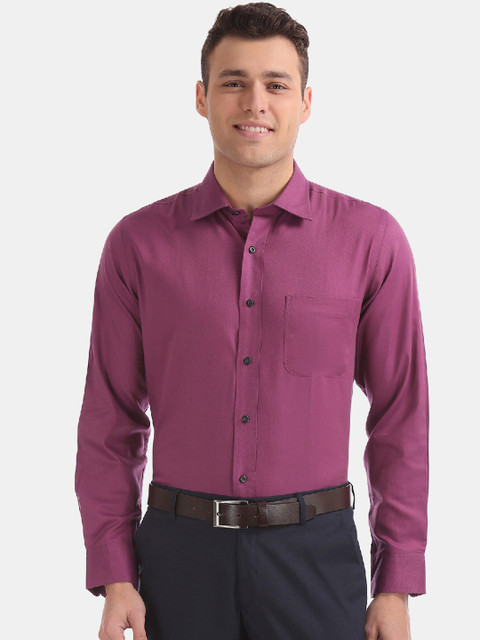 

Arrow Men Burgundy Regular Fit Solid Formal Shirt