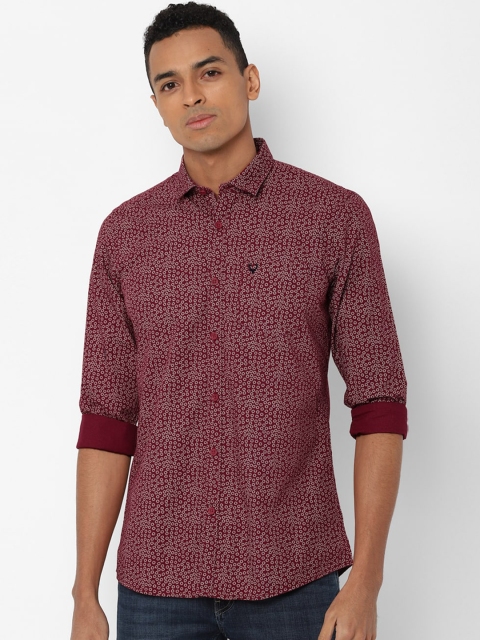 

Solly Jeans Co. Men Maroon Regular Fit Printed Casual Shirt