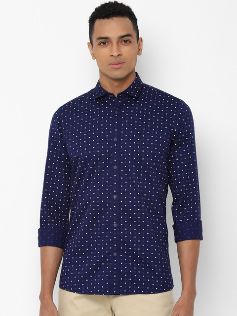 

Solly Jeans Co. Men Navy Blue Printed Casual Shirt