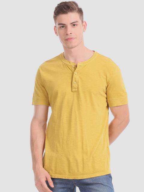 

GAP Men Yellow Solid Henley Neck T-shirt