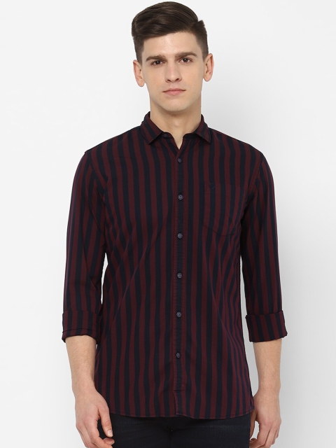 

Solly Jeans Co. Men Maroon & Black Regular Fit Striped Casual Shirt
