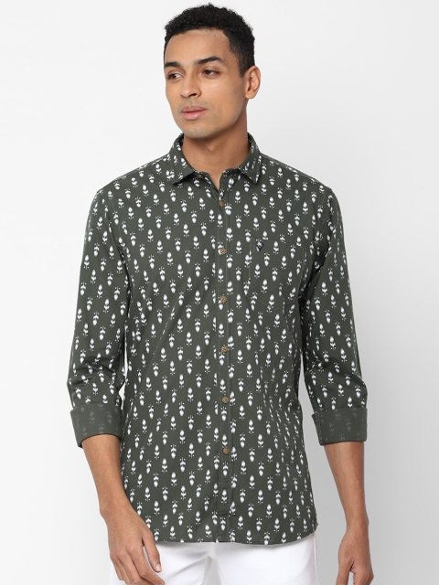 

Solly Jeans Co. Men Green Regular Fit Printed Casual Shirt