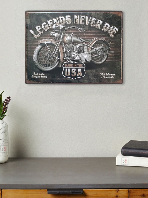 

Art Street Black Legends Never Die Wall Decor