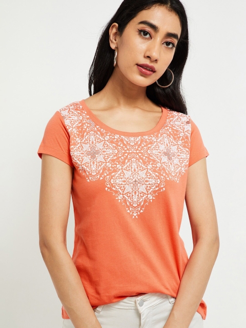 

max Women Orange & Off-White Printed Round Neck T-shirt