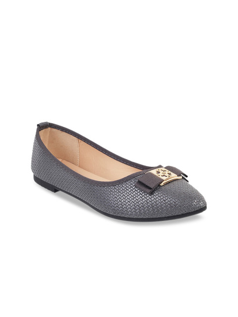 

Metro Women Grey Textured Ballerinas