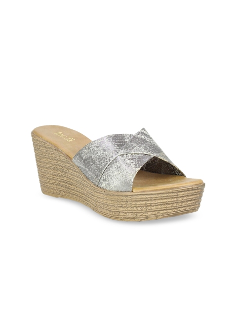 

Inc 5 Women Grey Textured Wedges