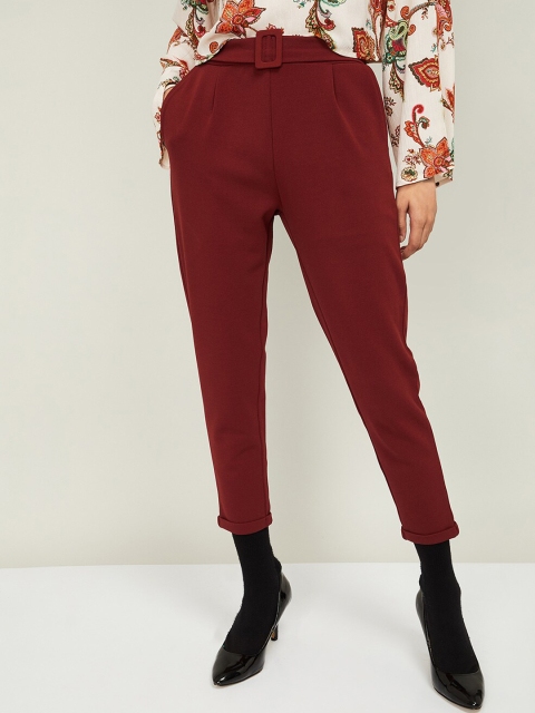 

Ginger by Lifestyle Women Maroon Regular Fit Solid Cropped Regular Trousers