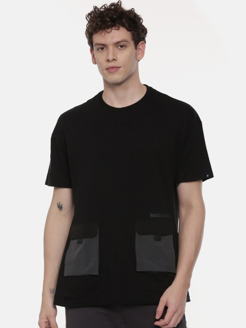

Breakbounce Men Black Solid Round Neck T-shirt