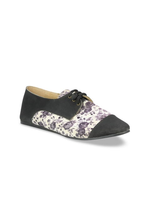 

Inc 5 Women Black Sneakers